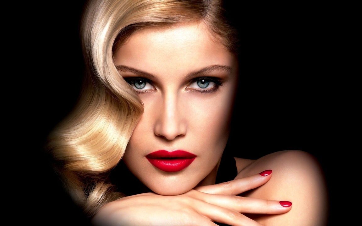 Laetitia Casta Pictures