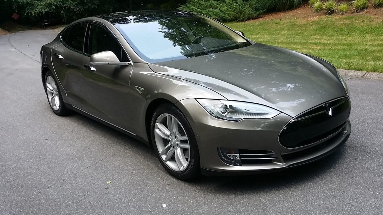 Tesla Model S Photos