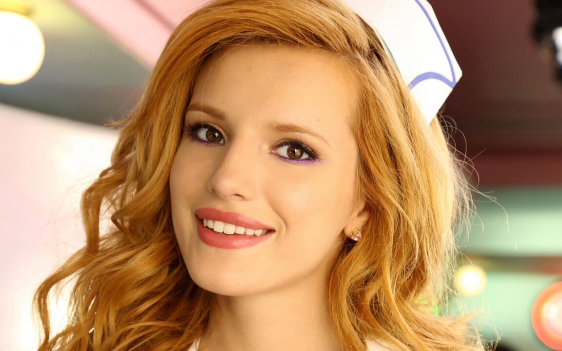 Bella Thorne 2