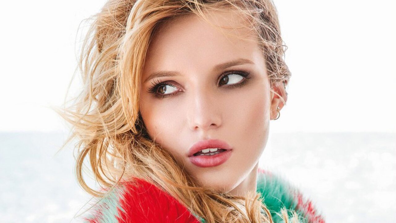Bella Thorne Laptop Wallpapers