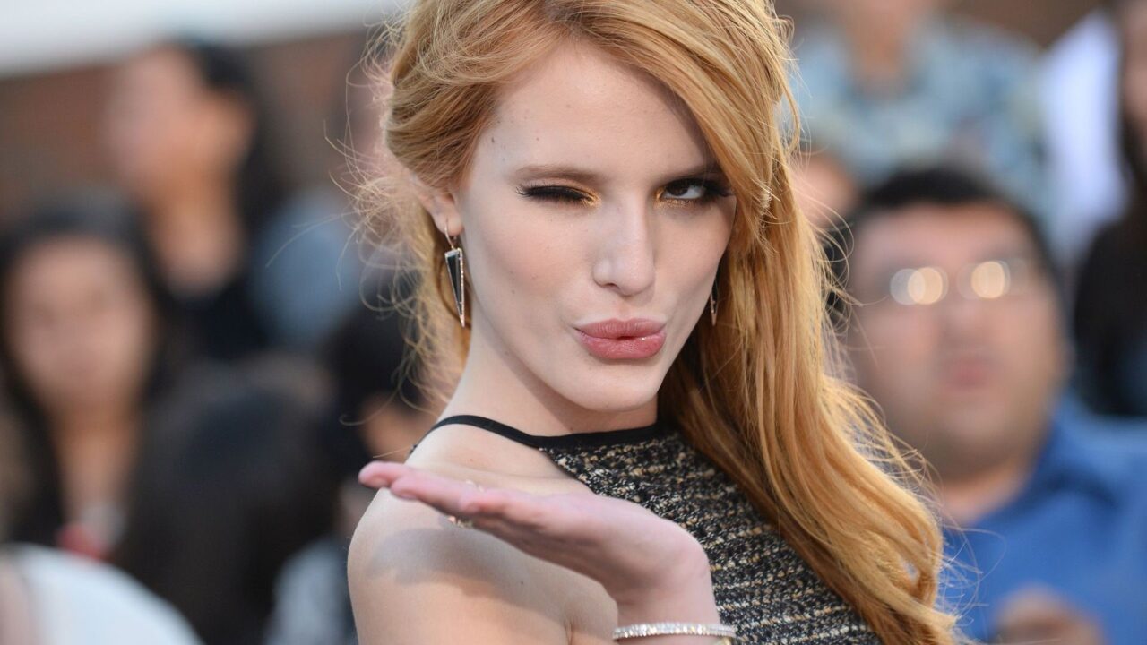 Bella Thorne Photos