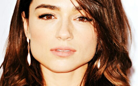Crystal Reed Face