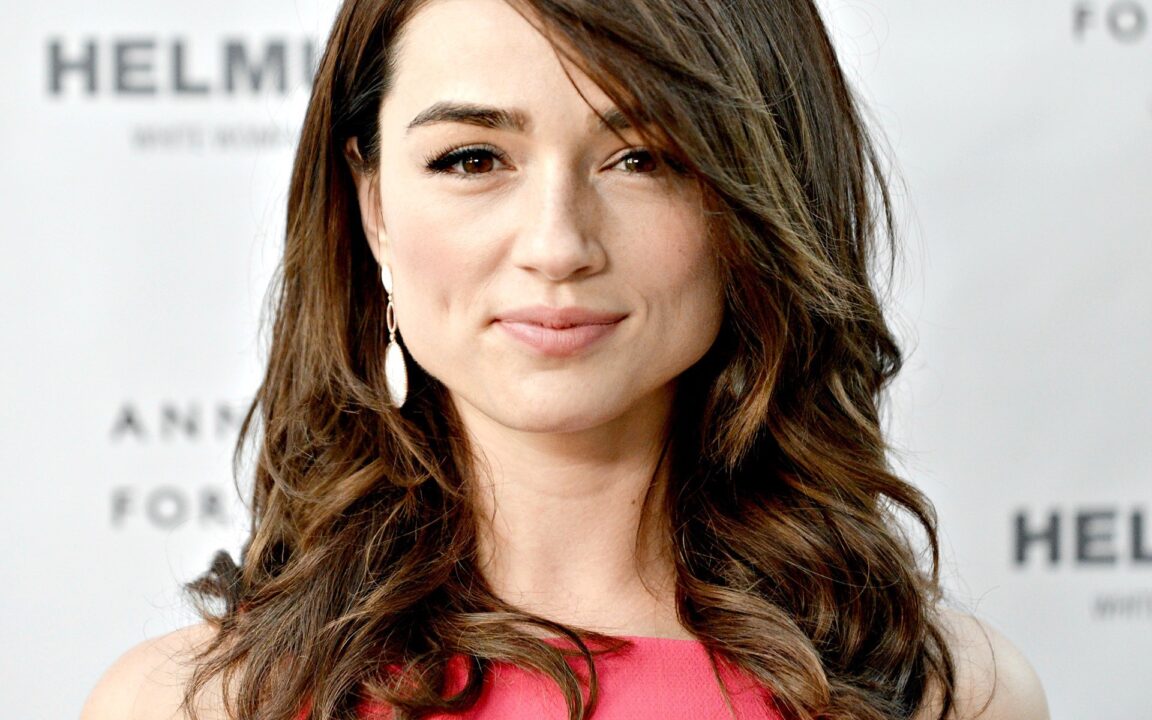 Crystal Reed Photos