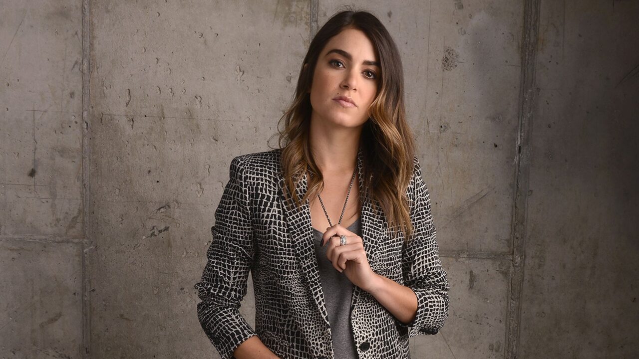 Nikki Reed Background images