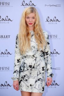Pheline Roggan Photos