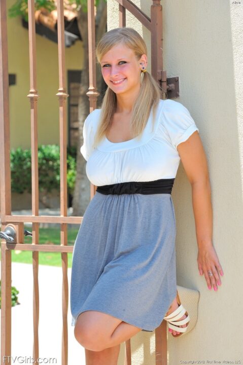 Pictures of Alice Wonder