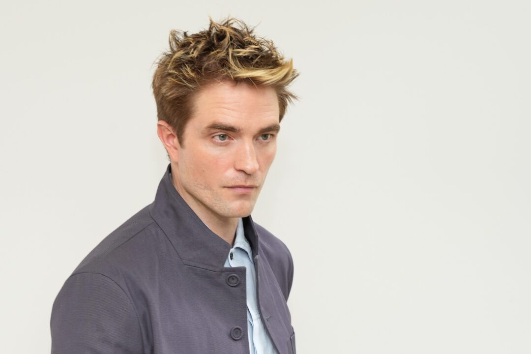 Robert Pattinson Wallpapers