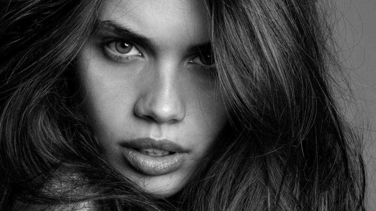 Sara Sampaio Face
