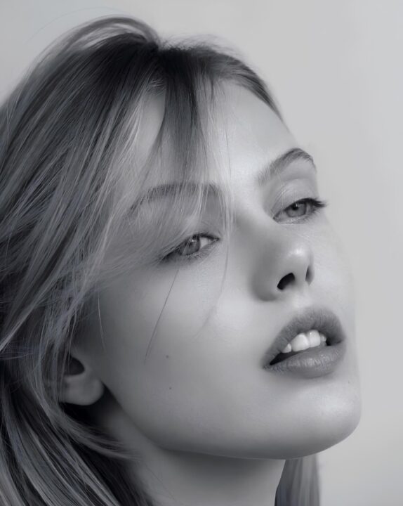 Frida Gustavsson Face