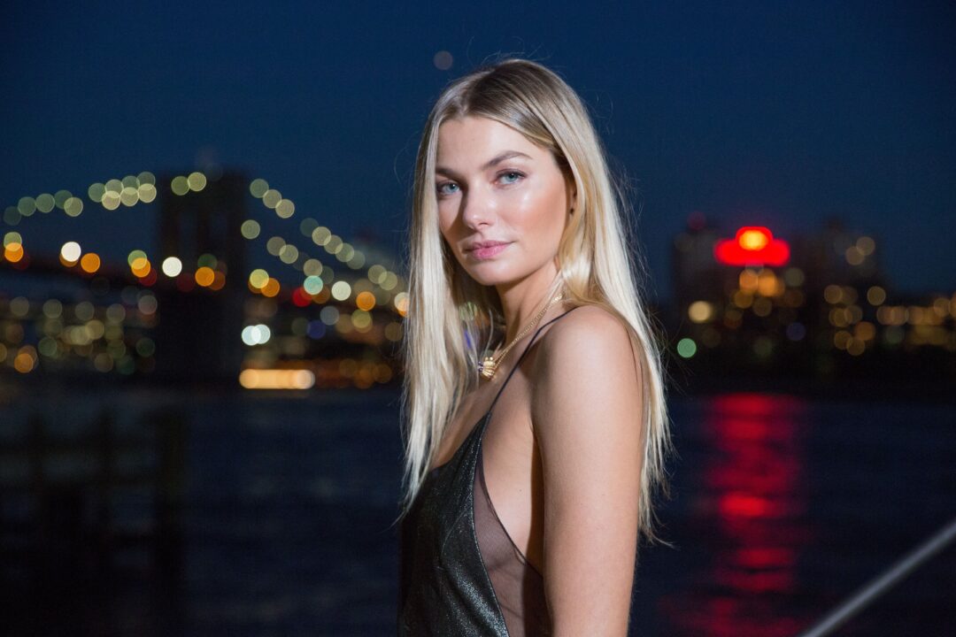 Jessica Hart Widescreen