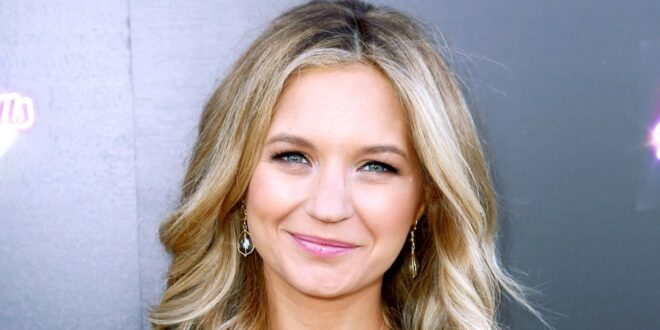 Vanessa Ray Wallpapers