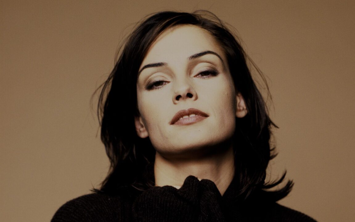 Famke Janssen Desktop