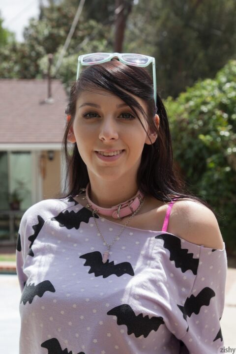 Luna Kitsuen Photo Gallery