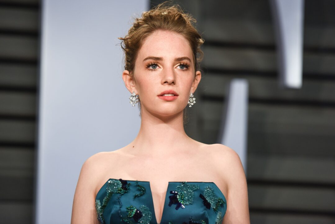 Maya Hawke Widescreen