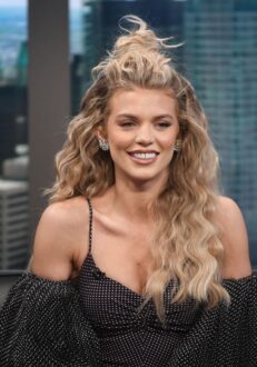 AnnaLynne McCord Photos