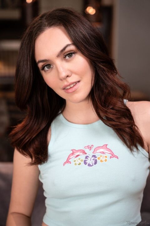 Freya Parker Android Wallpapers