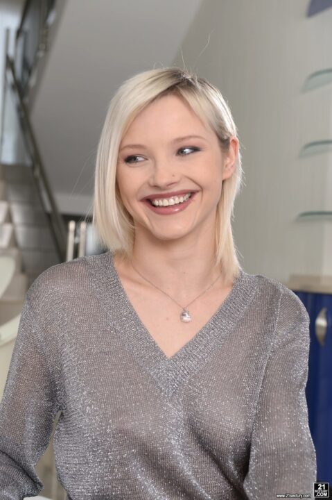 Zazie Skymm (Mikki Galante) 2