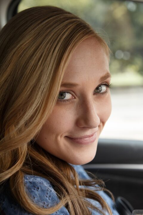 Manda Kay (Ember Volland) Face