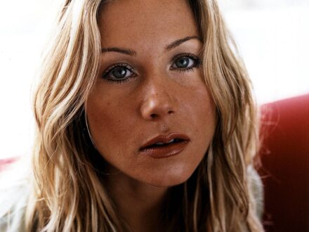 Christina Applegate Face