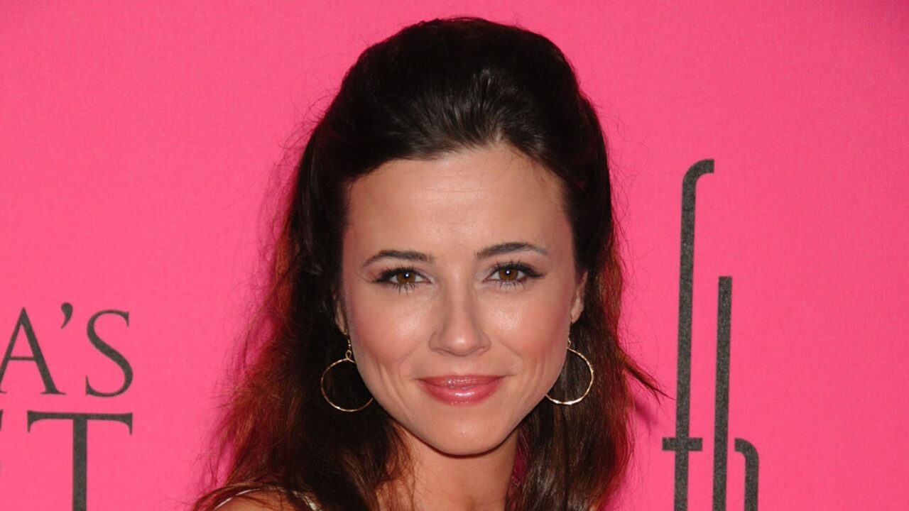 Linda Cardellini 5