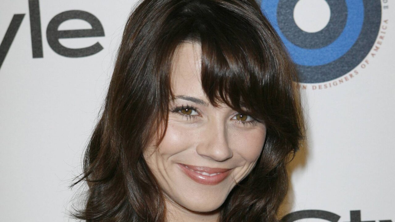 Linda Cardellini images