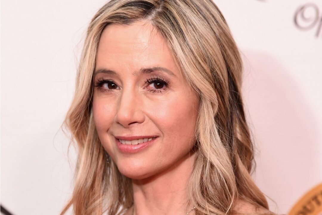 Mira Sorvino Face